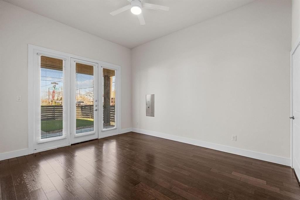 600 Melba St - Photo 6 of 32