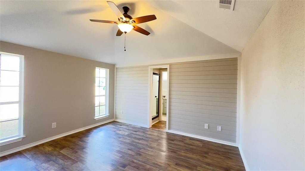 1902 La Fontaine Ln - Photo 7 of 13