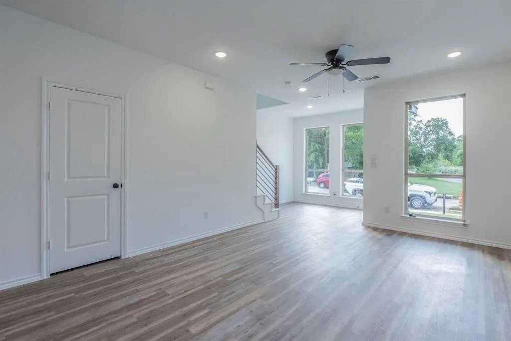 3228 Tuskegee St - Photo 4 of 18