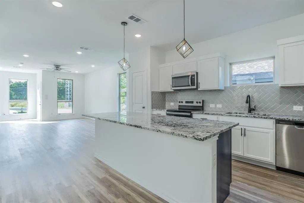 3228 Tuskegee St - Photo 7 of 18