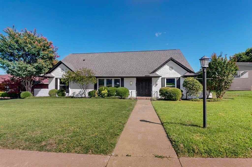 10132 Medlock Dr - Photo 3 of 37