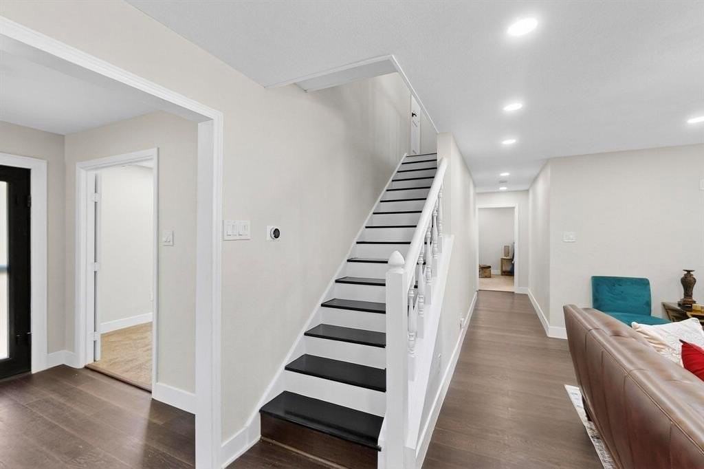 10132 Medlock Dr - Photo 5 of 37