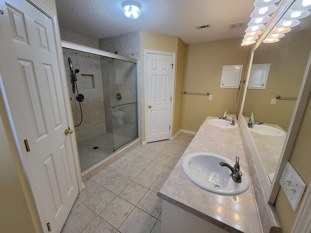 1318 Harrison Ave - Photo 6 of 20