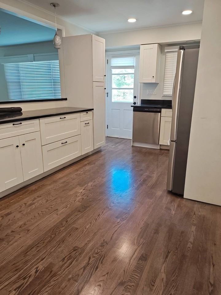 2354 N Wading River Rd - Photo 2 of 23