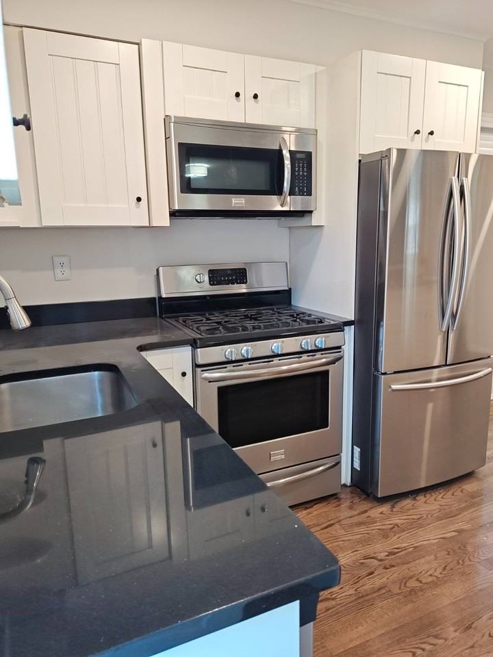 2354 N Wading River Rd - Photo 3 of 23