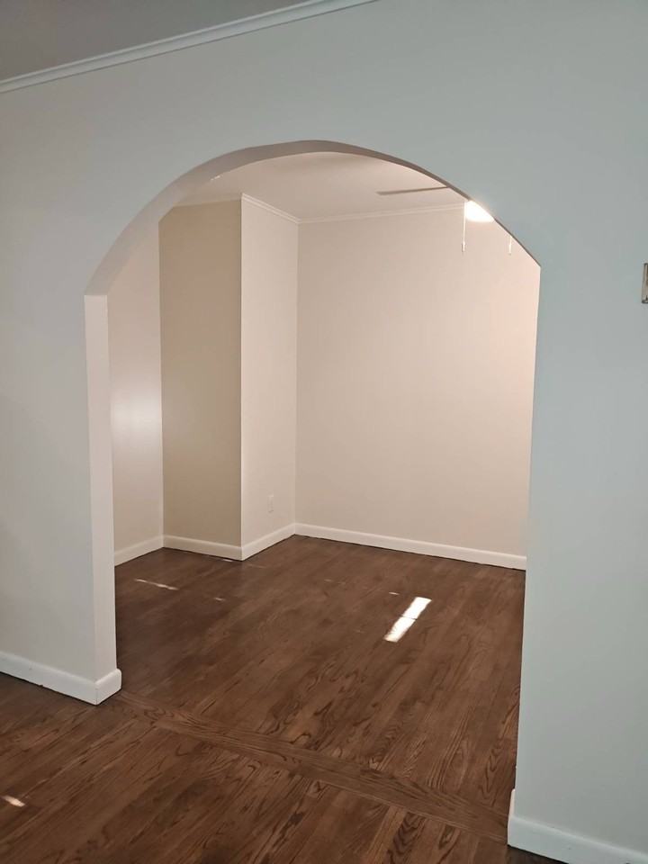 2354 N Wading River Rd - Photo 4 of 23