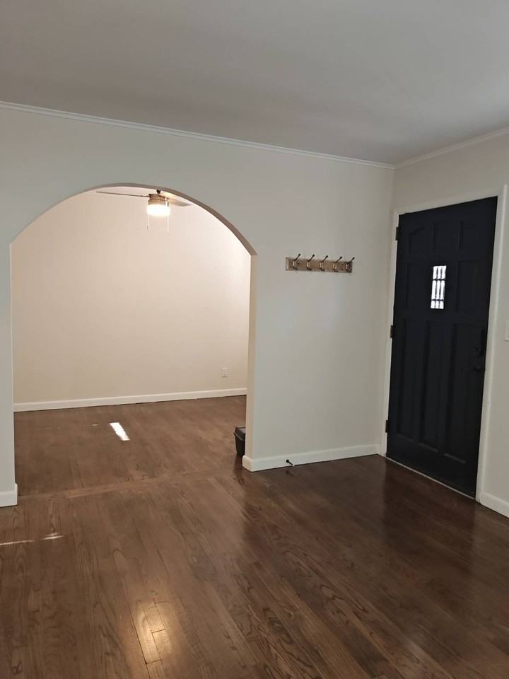 2354 N Wading River Rd - Photo 5 of 23