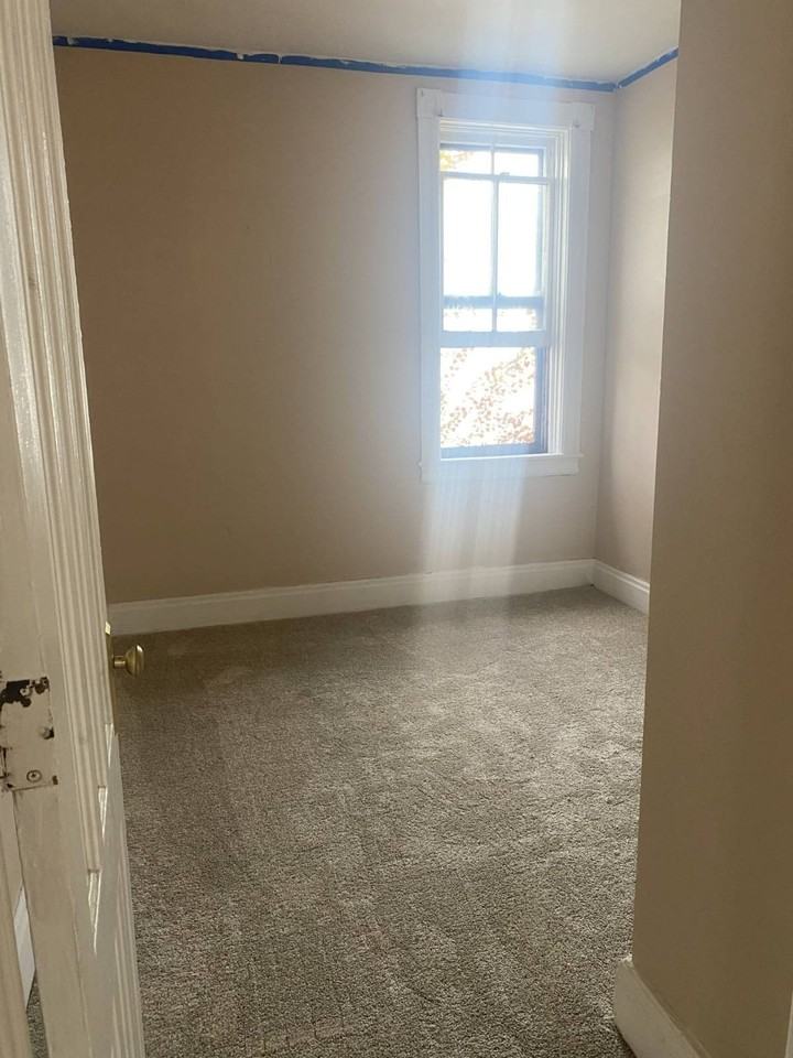 169 7th Ave #2F - Photo 4 of 11