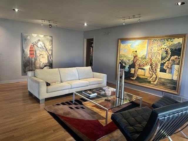 1710 Dorchester Drive - Photo 2 of 27