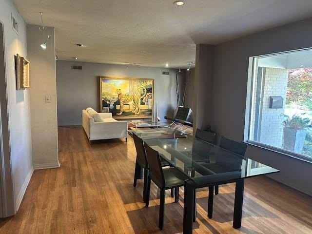 1710 Dorchester Drive - Photo 4 of 27