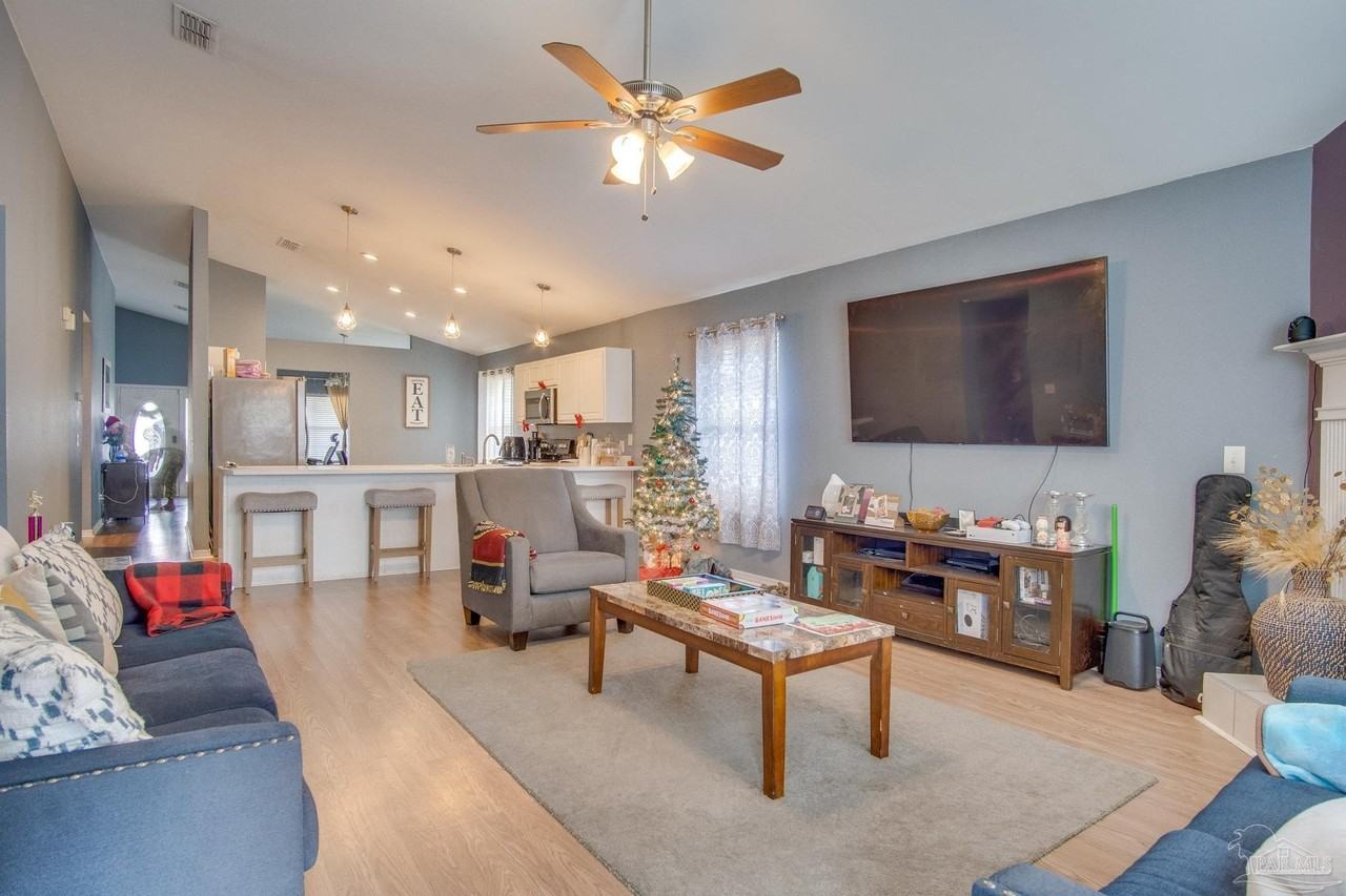 2005 Tujaques Pl - Photo 3 of 30