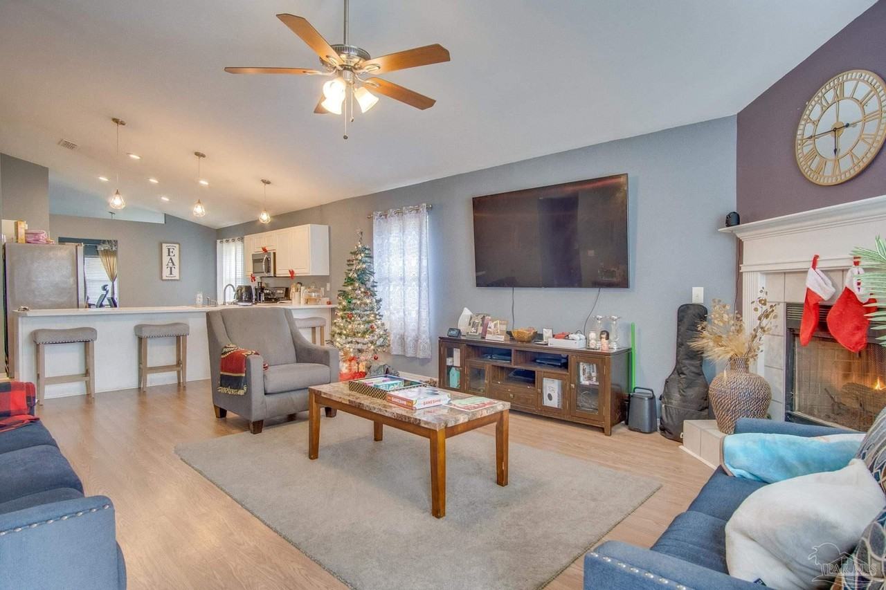 2005 Tujaques Pl - Photo 5 of 30