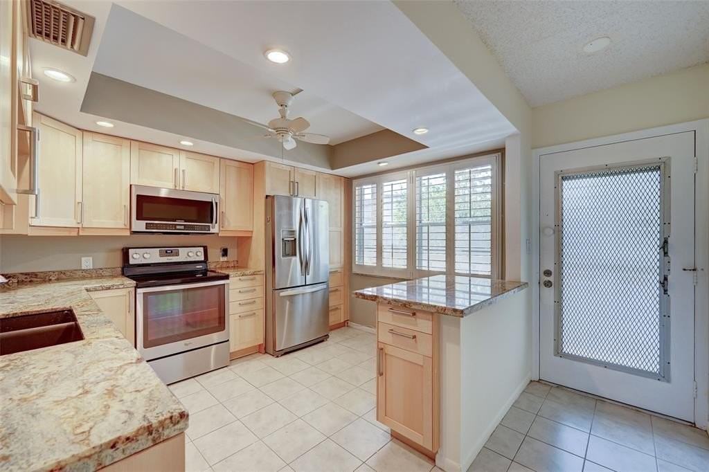 4402 Martinique Court #D2 - Photo 4 of 15