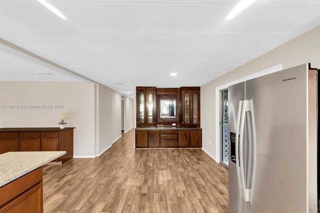 11932 Coral Pl - Photo 7 of 32