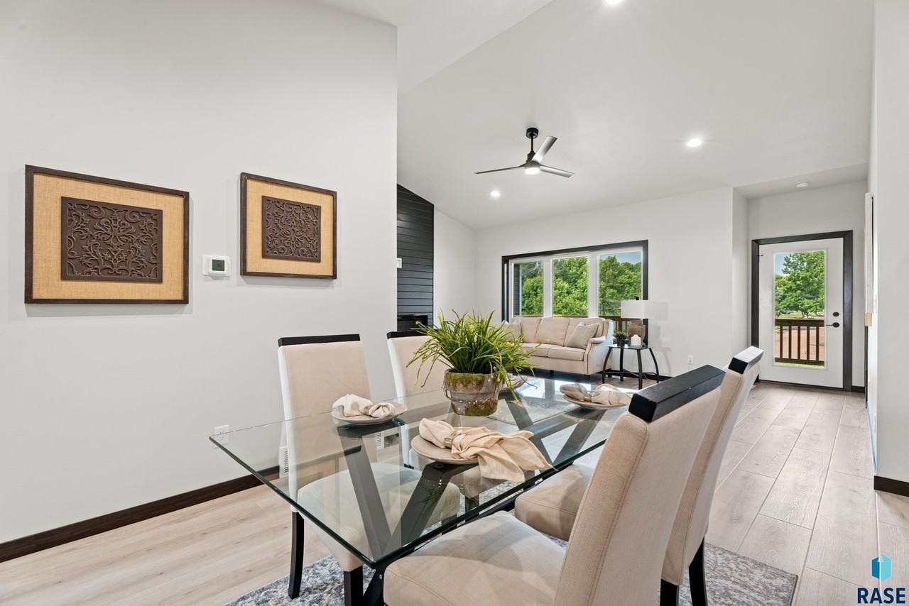 1107 South Foss Avenue - Photo 6 of 48