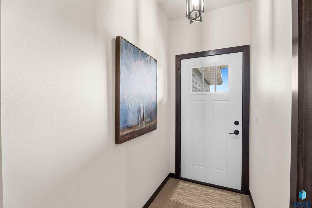 1113 South Foss Avenue - Photo 2 of 50