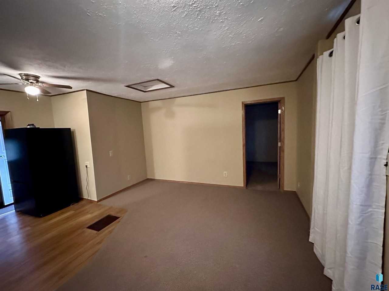 820 North Cedar Street - Photo 2 of 25