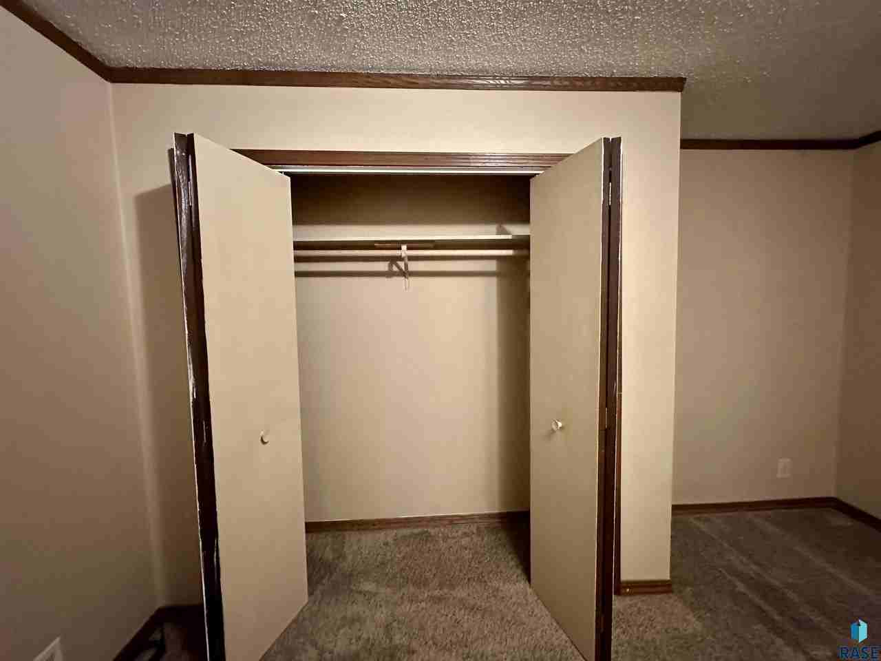 820 North Cedar Street - Photo 7 of 25