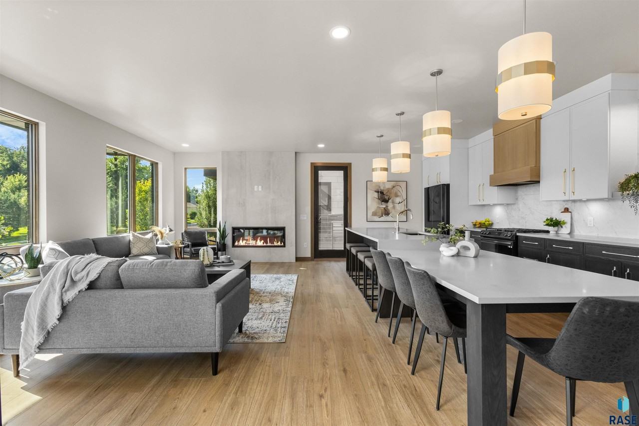 2807 S Terry Ave - Photo 3 of 31