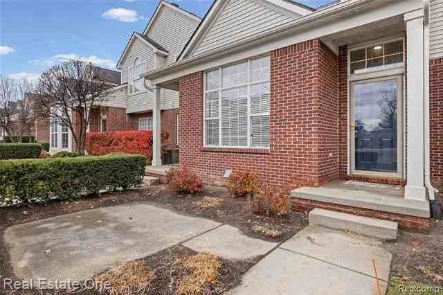 23102 Alexa Drive - Photo 3 of 41