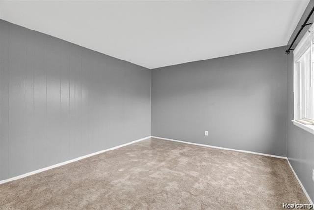 11659 Cornell St - Photo 3 of 10