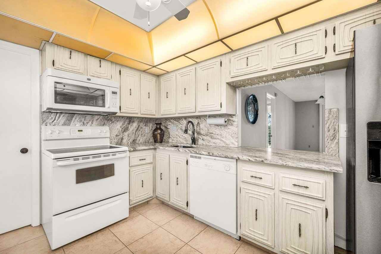 6461 Nw 2nd Ave #403 - Photo 3 of 22