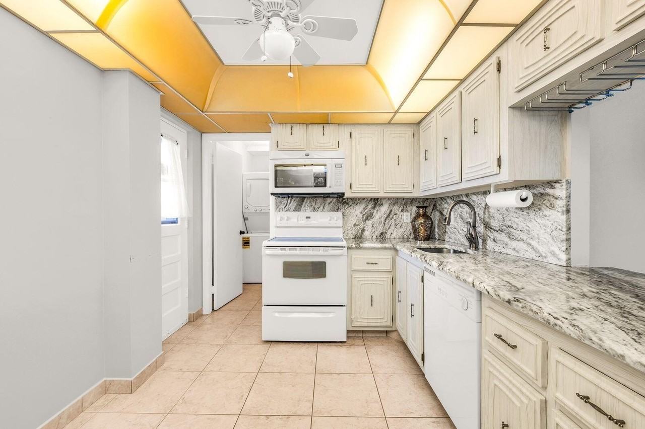 6461 Nw 2nd Ave #403 - Photo 4 of 22