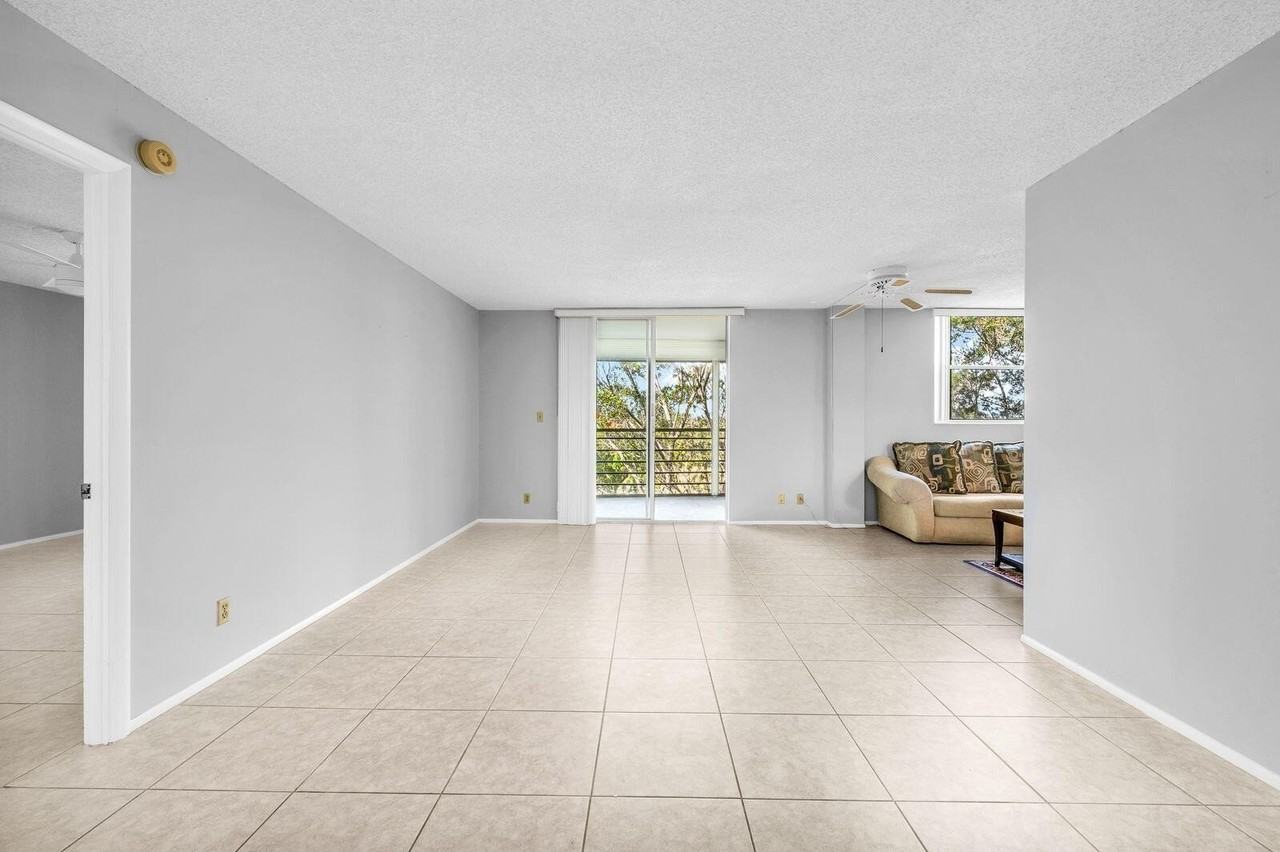 6461 Nw 2nd Ave #403 - Photo 7 of 22