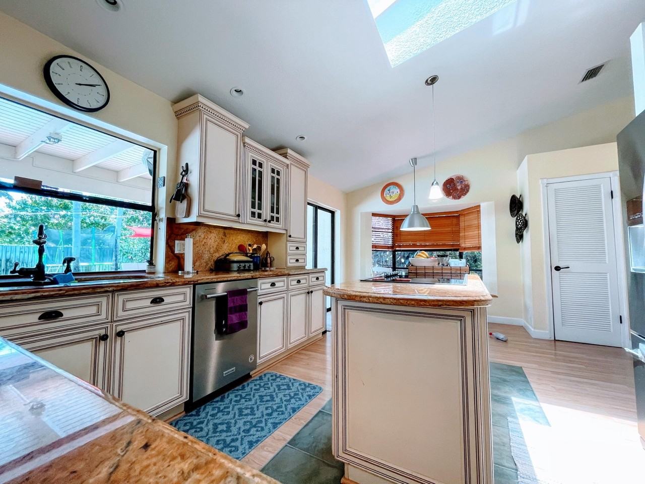 1701 Northwest 97th Terrace - Photo 7 of 33