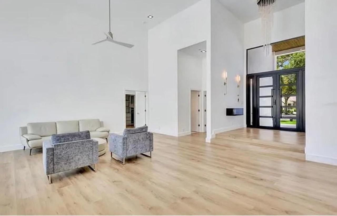 2299 Nw 55th St - Photo 4 of 47