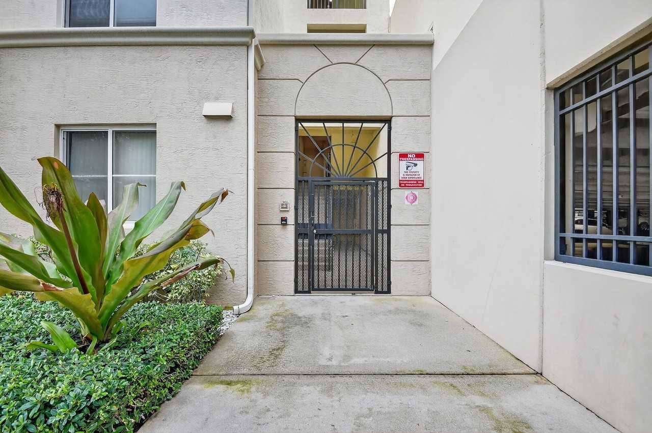 1116 Renaissance Way #116 - Photo 2 of 34