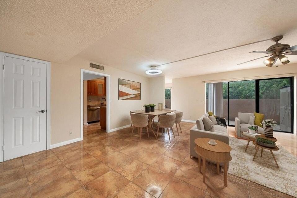 2206 Nw 39th Ave - Photo 4 of 34