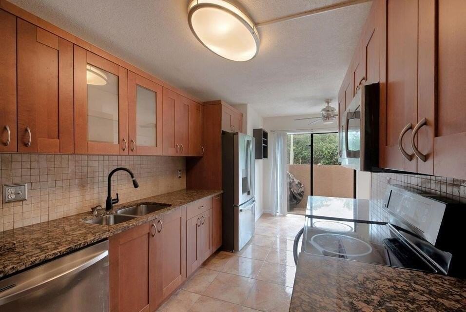 2206 Nw 39th Ave - Photo 6 of 34