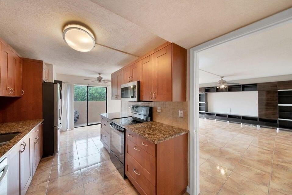 2206 Nw 39th Ave - Photo 7 of 34