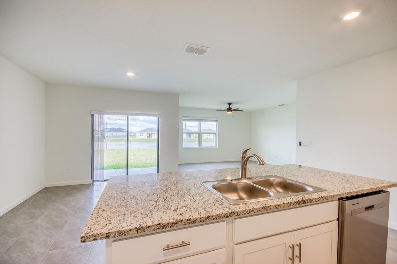 9767 Sw Triton Way - Photo 7 of 50