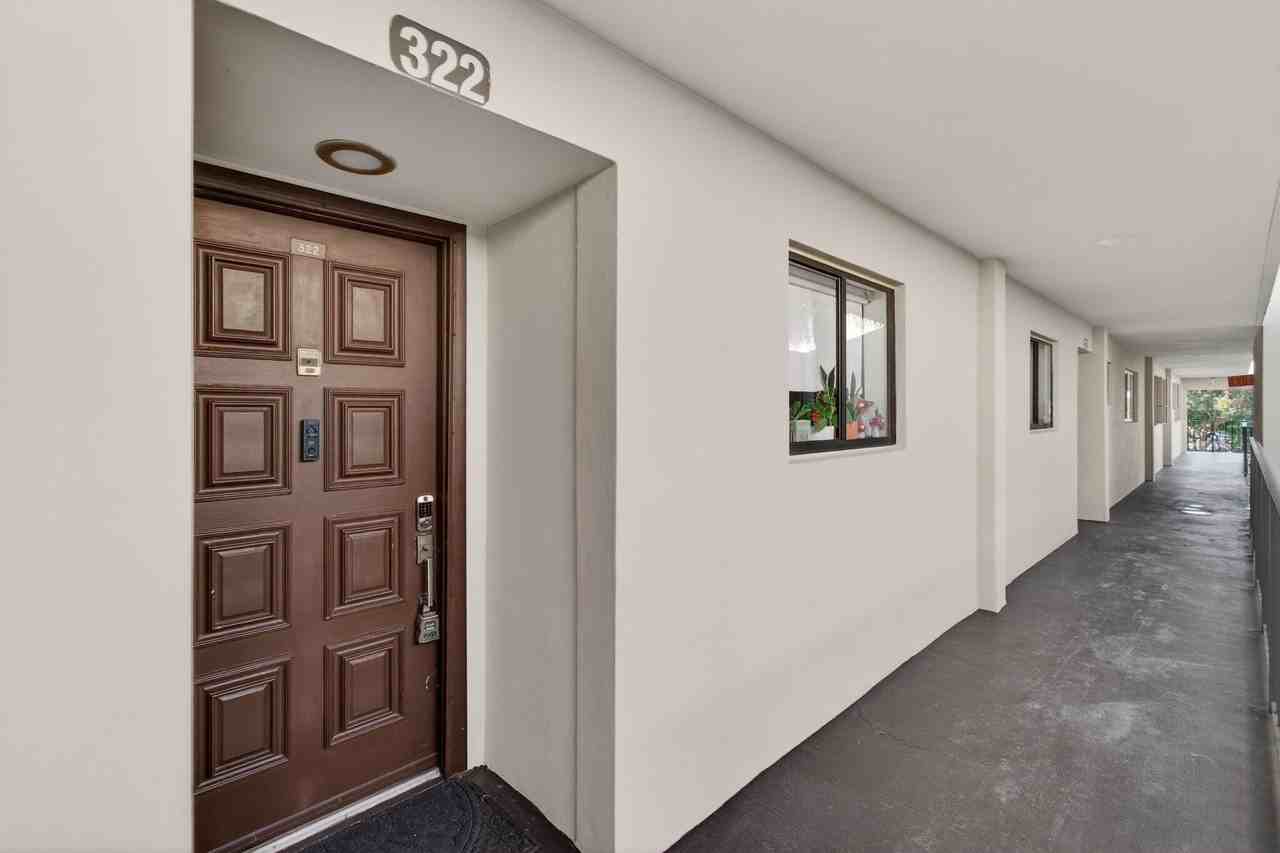 5220 Las Verdes Cir #322 - Photo 6 of 50