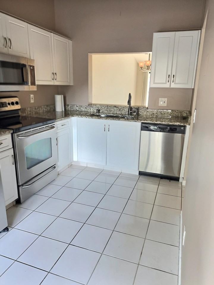 3348 Lucerne Park Dr #3348 - Photo 6 of 28