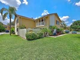featured image of 274 Seabreeze Cir