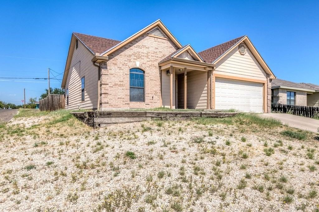 2122 Woodlawn Drive - Photo 2 of 32