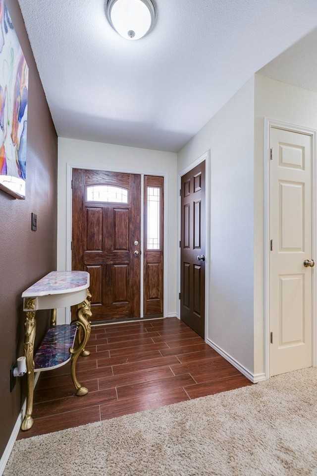 2122 Woodlawn Drive - Photo 4 of 32
