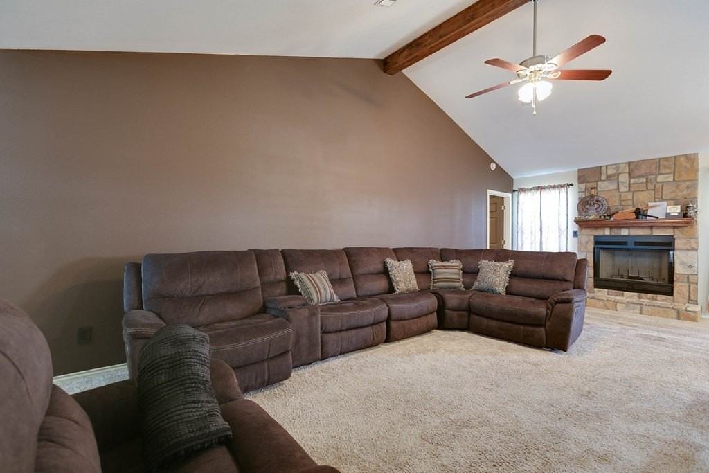 2122 Woodlawn Drive - Photo 7 of 32