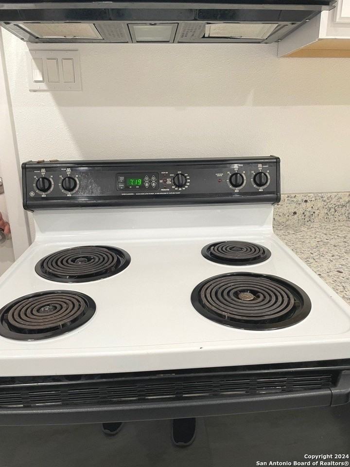 6119 Forest Court - Photo 7 of 24