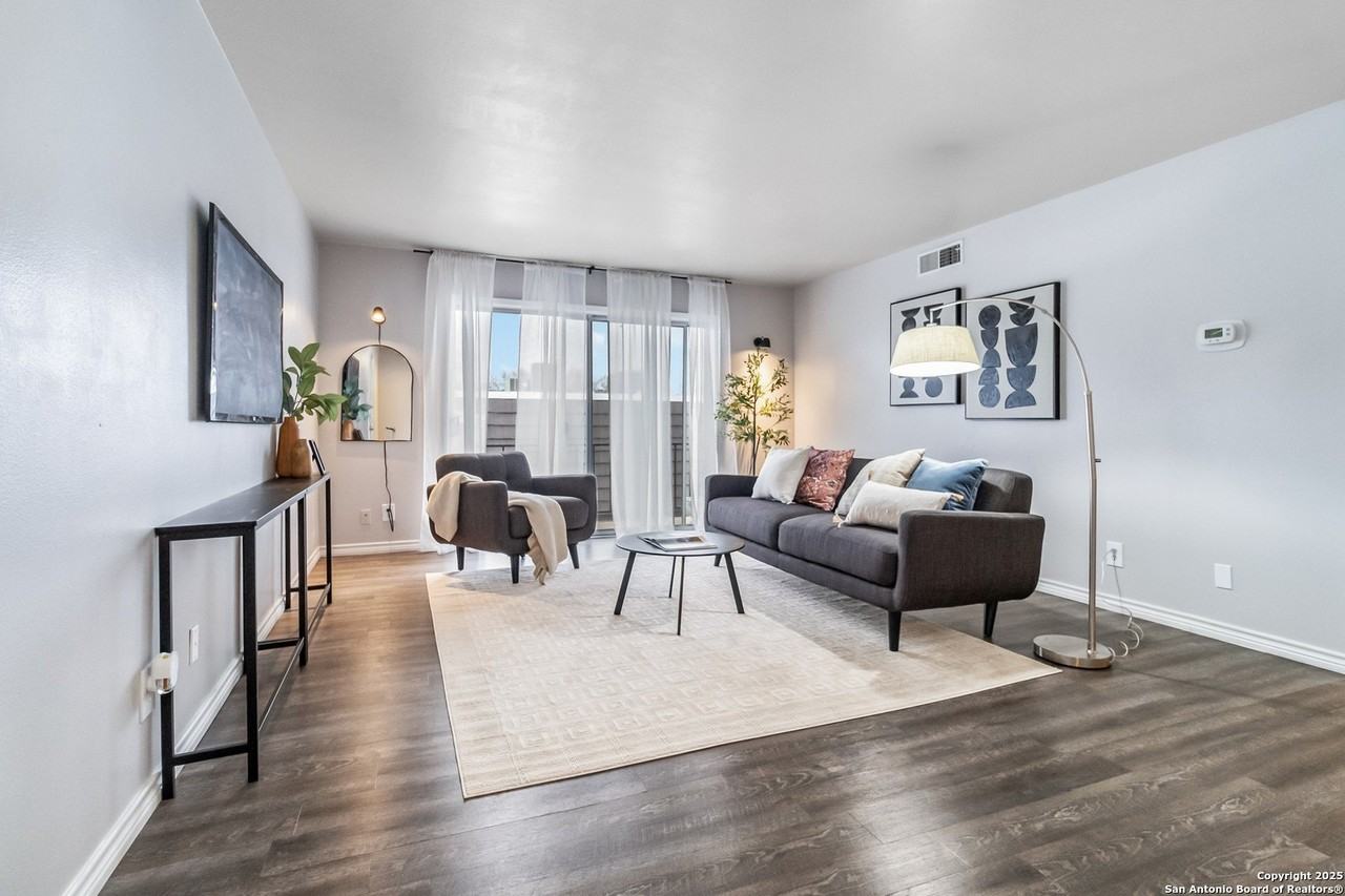 8038 Broadway #225L - Photo 2 of 19