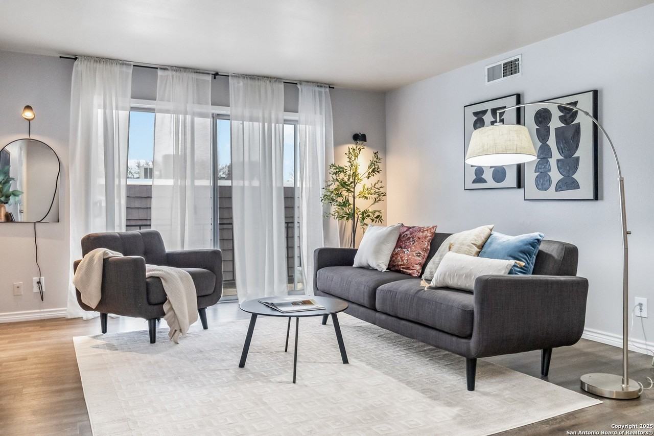 8038 Broadway #225L - Photo 3 of 19