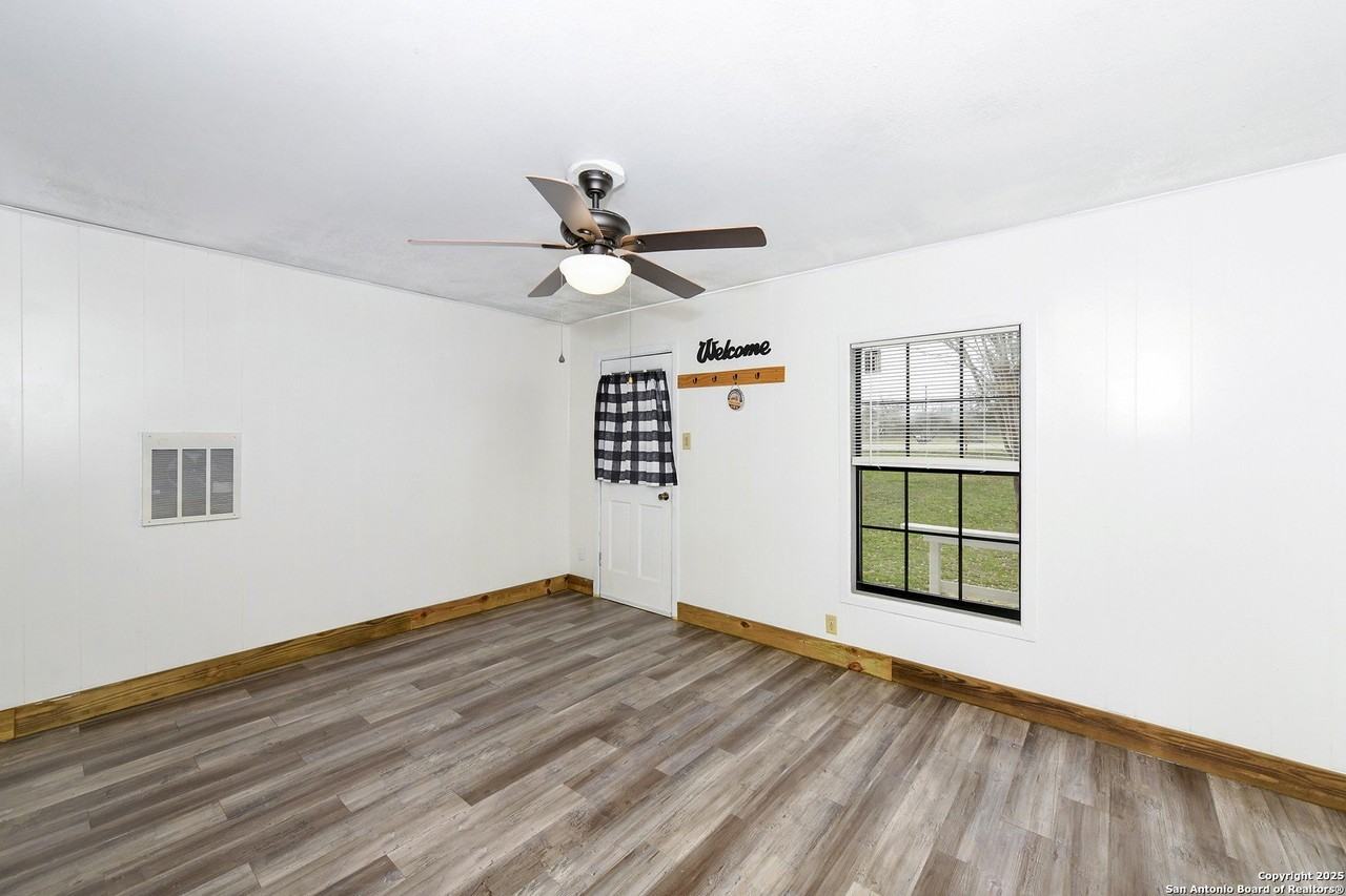 429 Palo Alto Drive - Photo 6 of 15