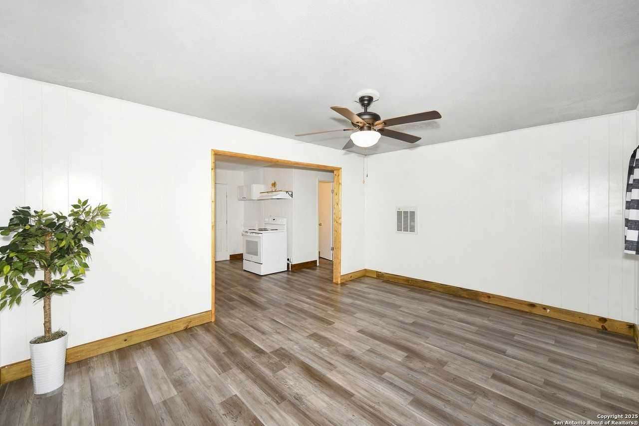 429 Palo Alto Drive - Photo 7 of 15