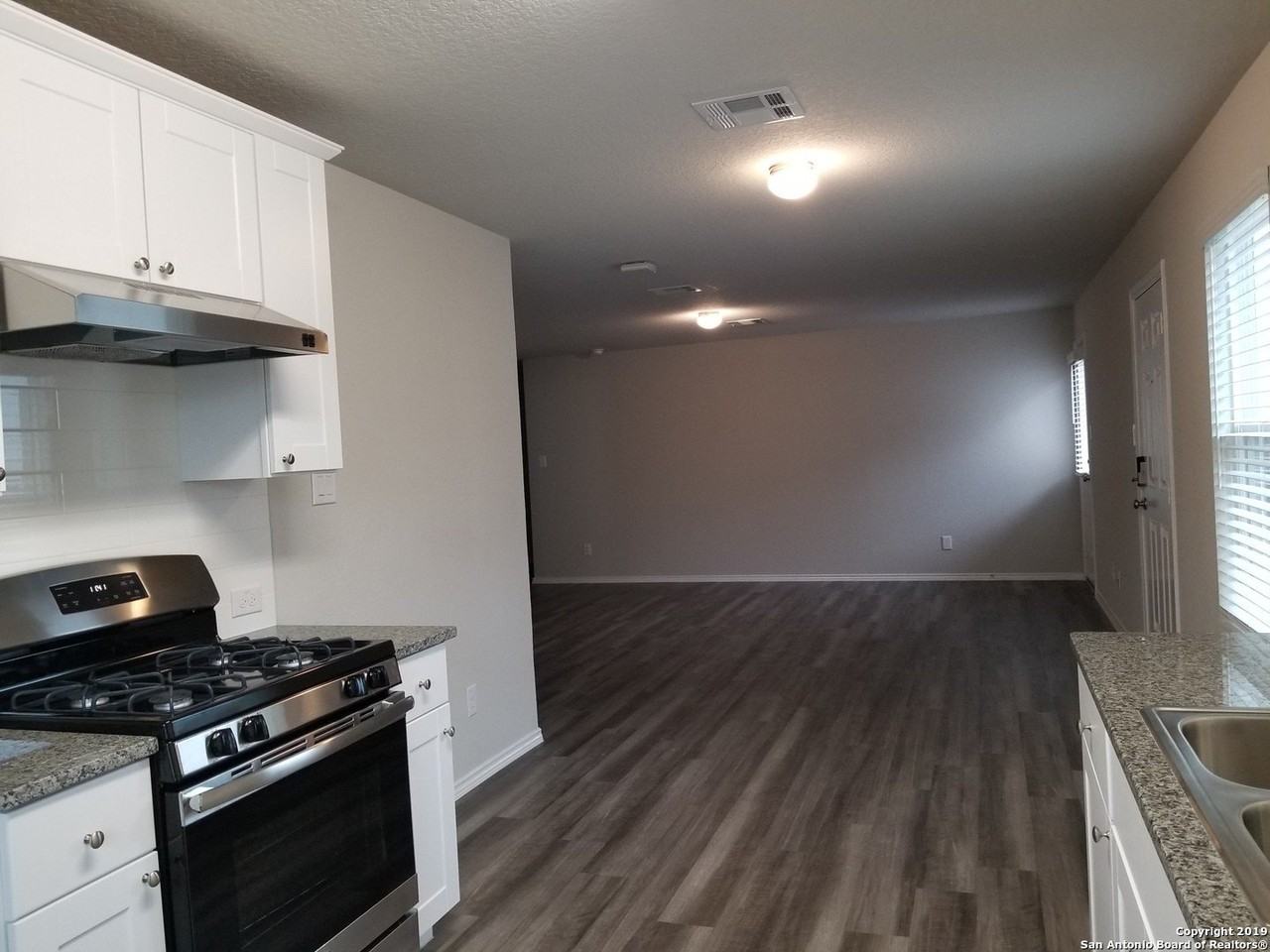 11327 Babcock Xing - Photo 5 of 17