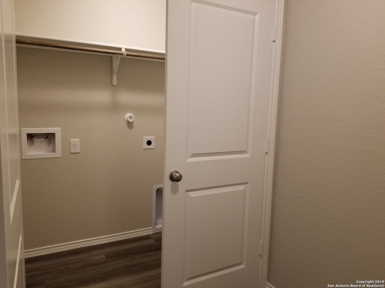 11327 Babcock Xing - Photo 7 of 17