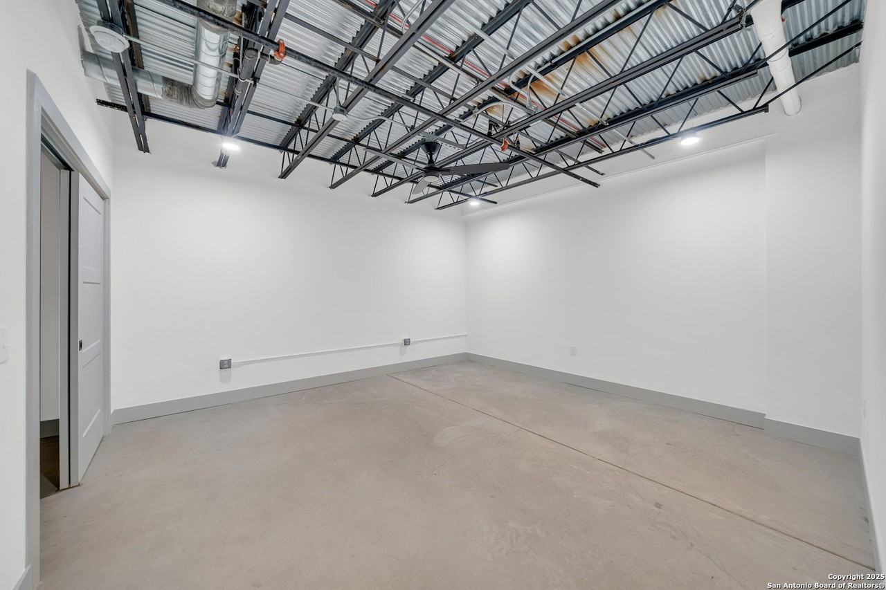 215 Coca-Cola Place #302 - Photo 4 of 15