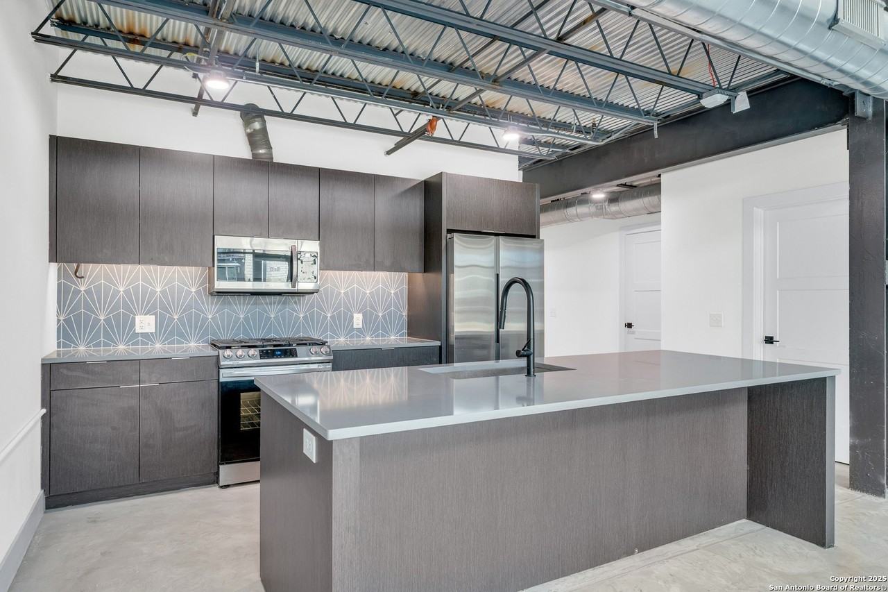 215 Coca-Cola Place #302 - Photo 6 of 15